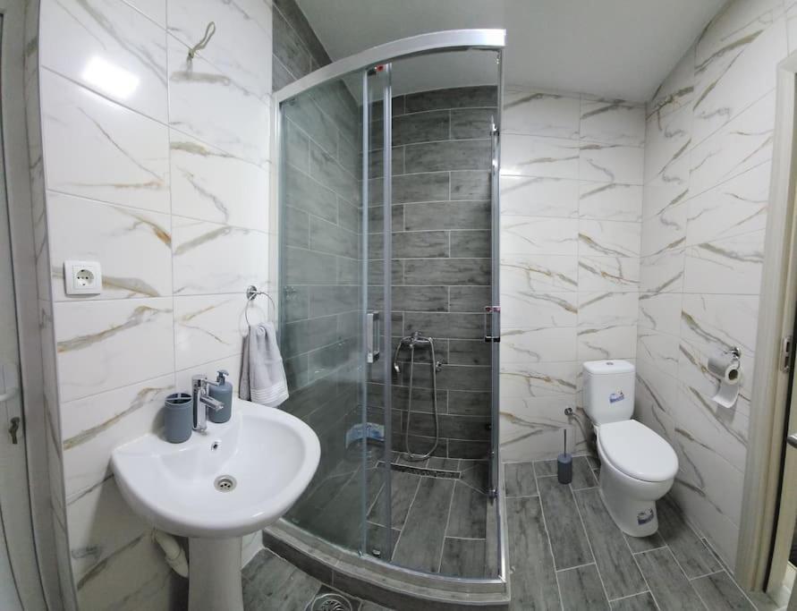 City Center Apt Wfree P 斯科普里 外观 照片